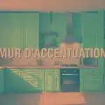 Mur d'accentuation peint en vert forêt dans une cuisine