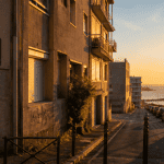 quartier a éviter à saint-malo immeubles béton coucher de soleil