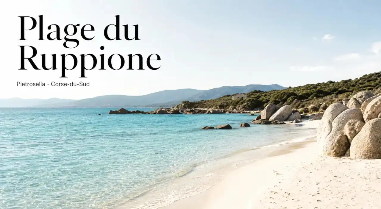 Plage du Ruppione à Pietrosella, Corse-du-Sud, vue panoramique sur la mer turquoise et le sable blanc.