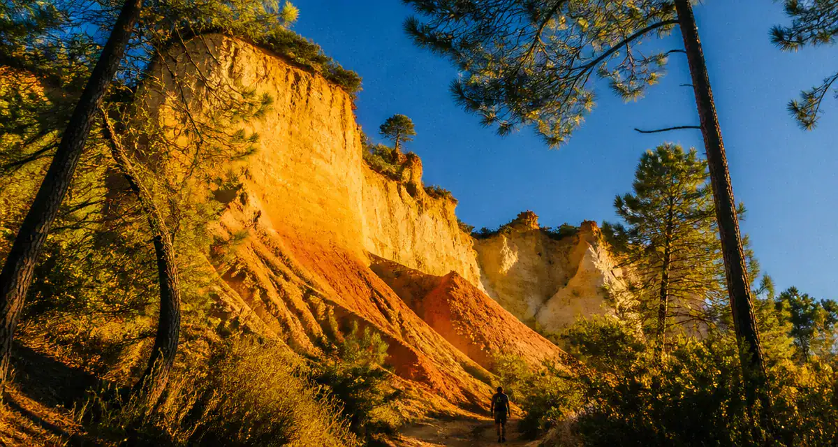 falaises ocre le petit utah drome au lever du soleil