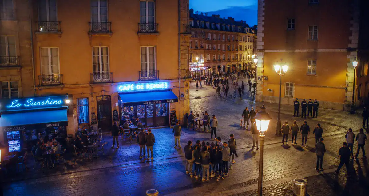 Quartiers de Rennes à éviter place animée en soirée