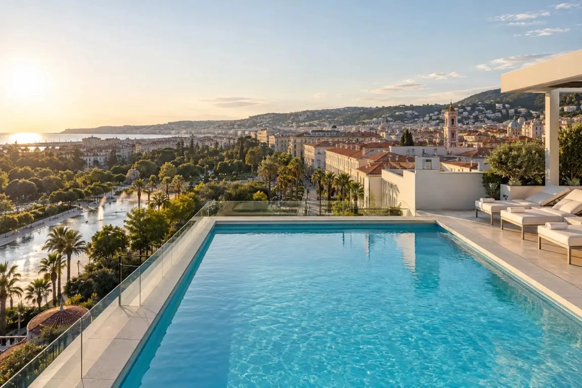 Hotel Aston La Scala Nice avec rooftop et piscine extérieure